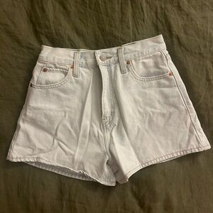 Levi’s high rise jean short
